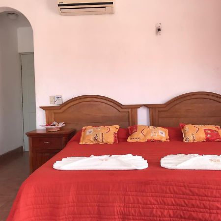 Hotel Y Suites Bugambilias Ринкон де Гуаябитос Екстериор снимка
