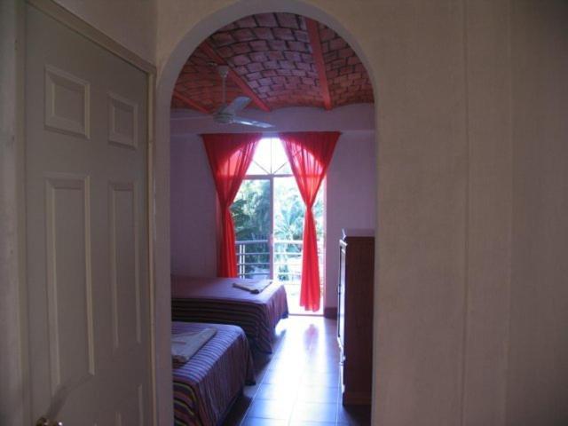 Hotel Y Suites Bugambilias Ринкон де Гуаябитос Екстериор снимка