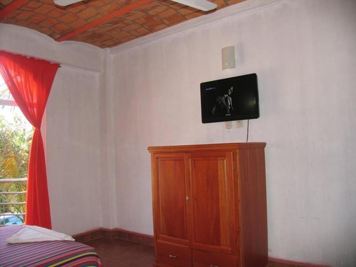 Hotel Y Suites Bugambilias Ринкон де Гуаябитос Стая снимка