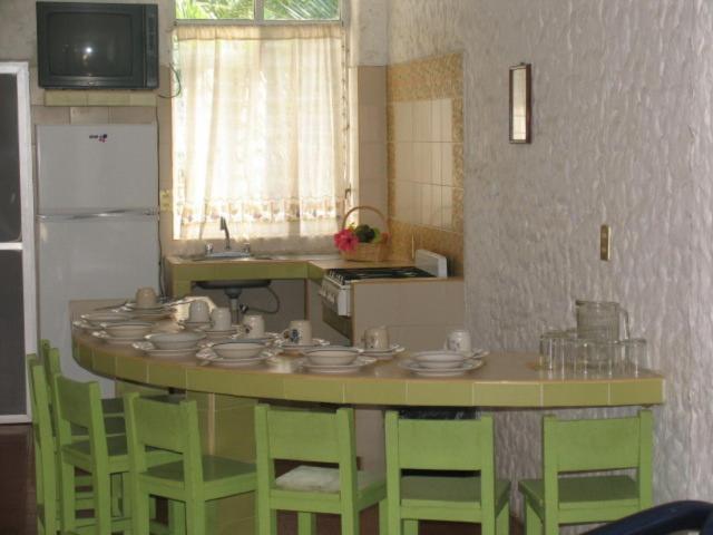 Hotel Y Suites Bugambilias Ринкон де Гуаябитос Стая снимка