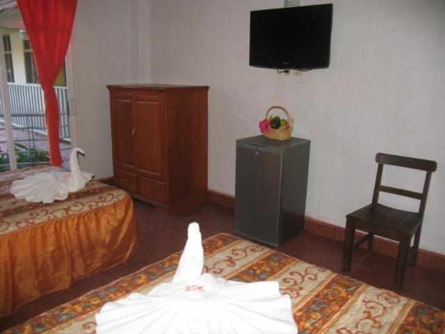 Hotel Y Suites Bugambilias Ринкон де Гуаябитос Екстериор снимка