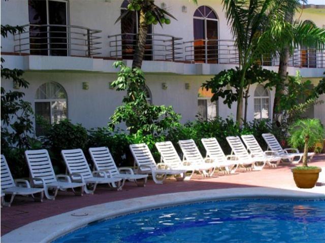 Hotel Y Suites Bugambilias Ринкон де Гуаябитос Екстериор снимка