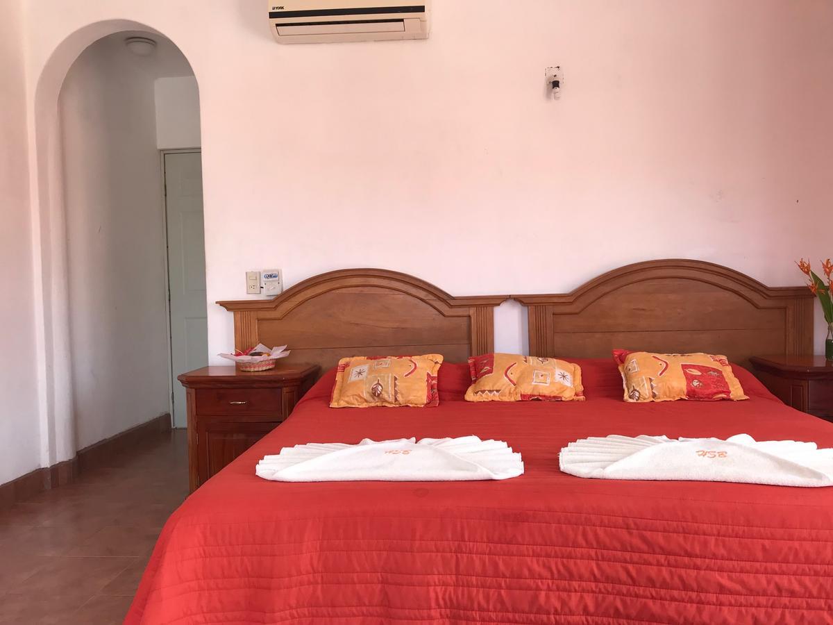Hotel Y Suites Bugambilias Ринкон де Гуаябитос Екстериор снимка